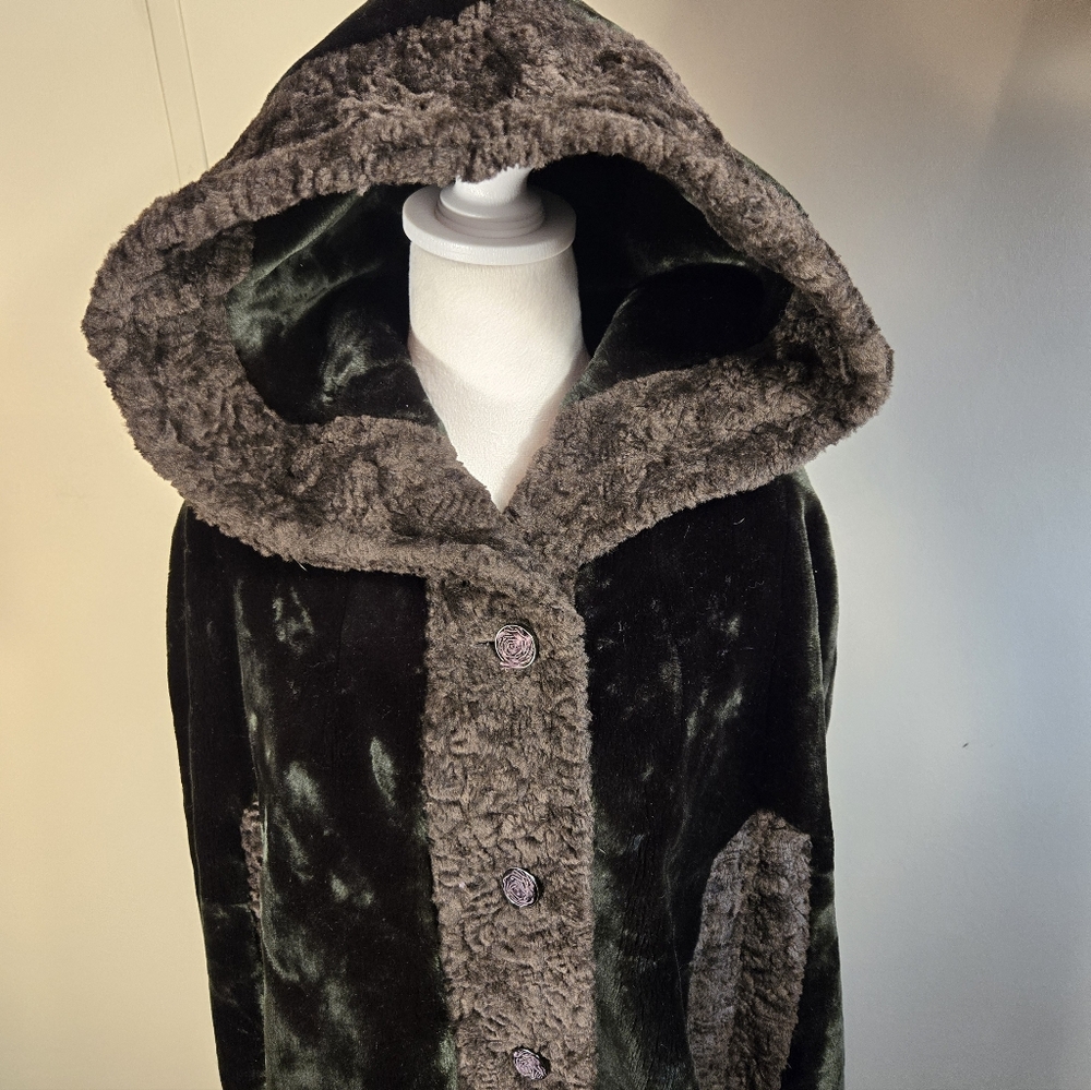 Faux Fur Hooded Cape Borgazia Sportowne Velvet Union Made - Picture 3 of 14